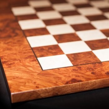 Pisa 51 cm matt root of elm chess board, corner and edge detail