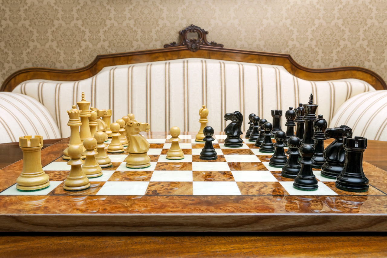 Shown with: 51 cm Venezia chess board Viking lacquered boxwood and ebony chess pieces in the starting position on the 51 cm Venezia chess board